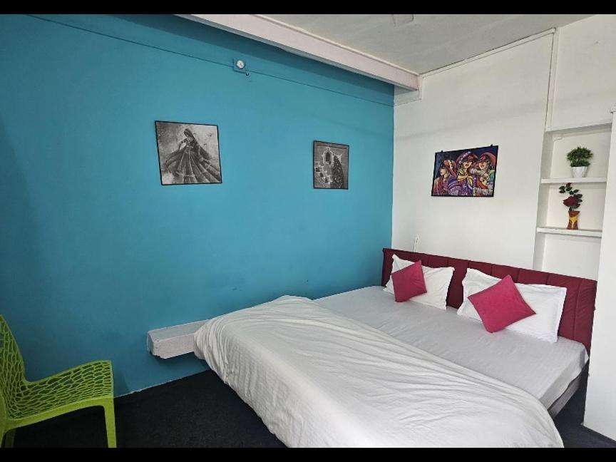 City And Palace View Guest House Udaipur Rom bilde
